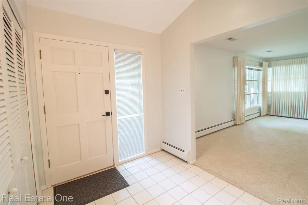 4243 FROSTWOOD COURT Troy City, MI 48098