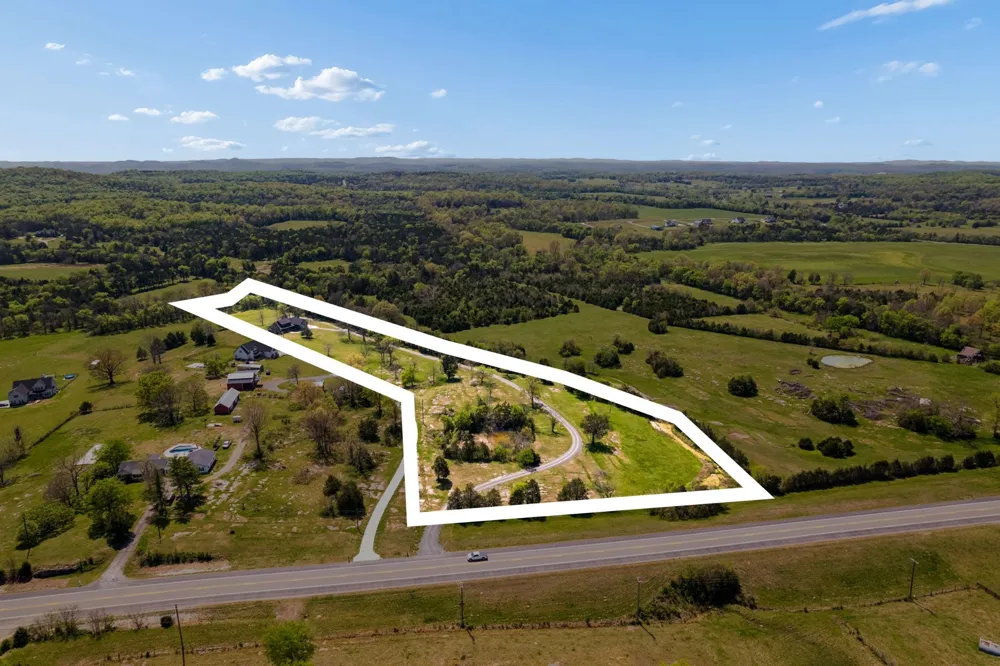 9640 Lascassas Pike Lascassas, TN 37085