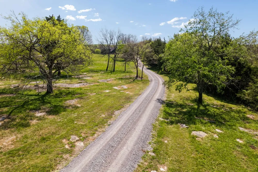 9640 Lascassas Pike Lascassas, TN 37085
