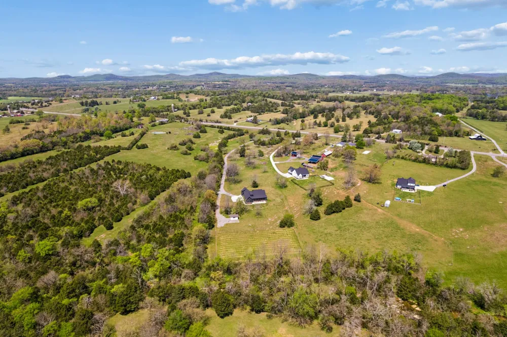 9640 Lascassas Pike Lascassas, TN 37085