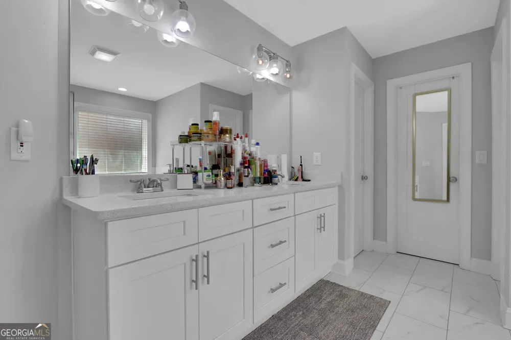 25 Sudderth ST Buford, GA 30518