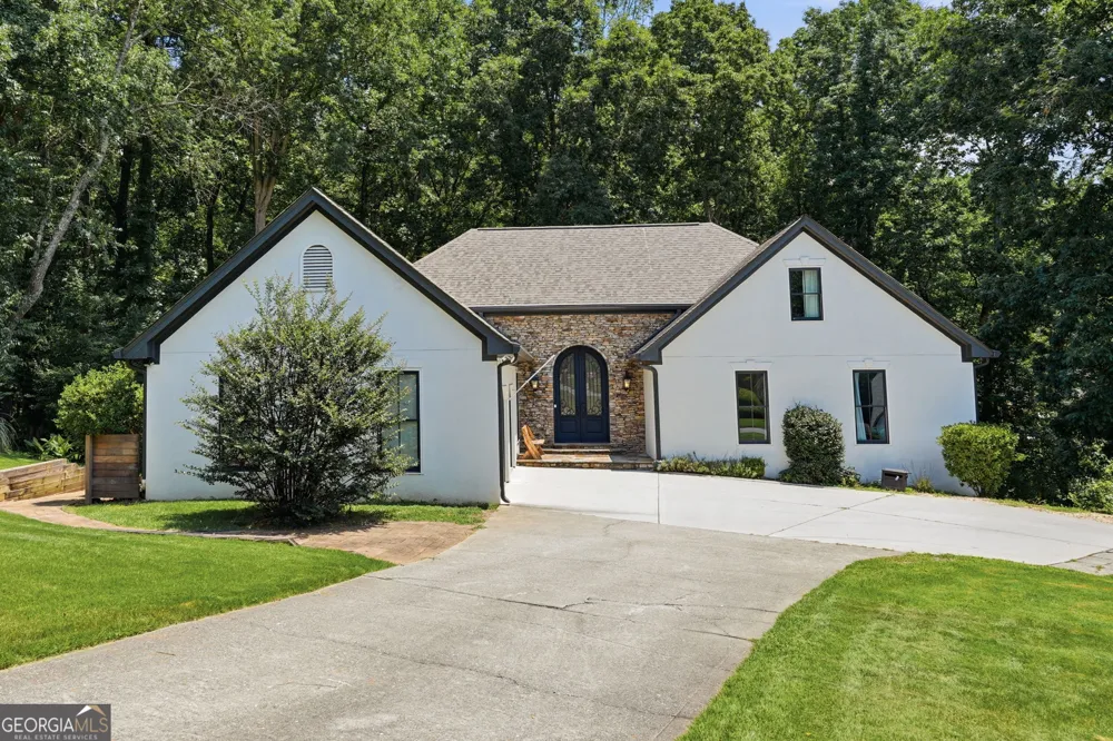 3325 Sweetwater DR Cumming, GA 30041