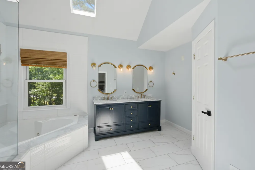 3325 Sweetwater DR Cumming, GA 30041
