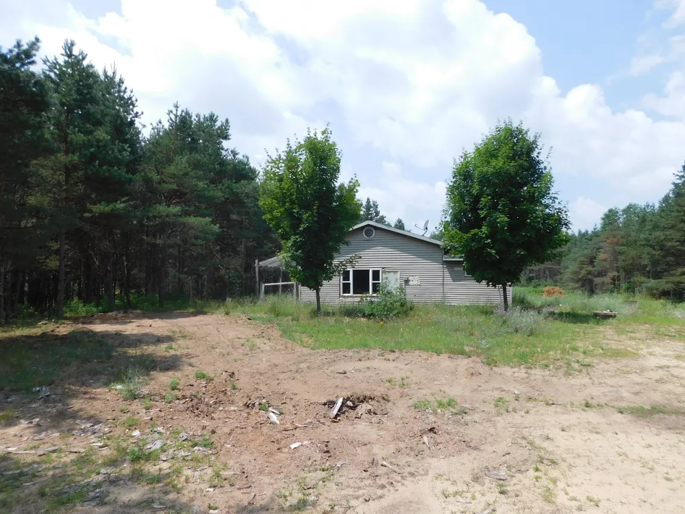 11880 Pine Cove Kingsley, MI 49649