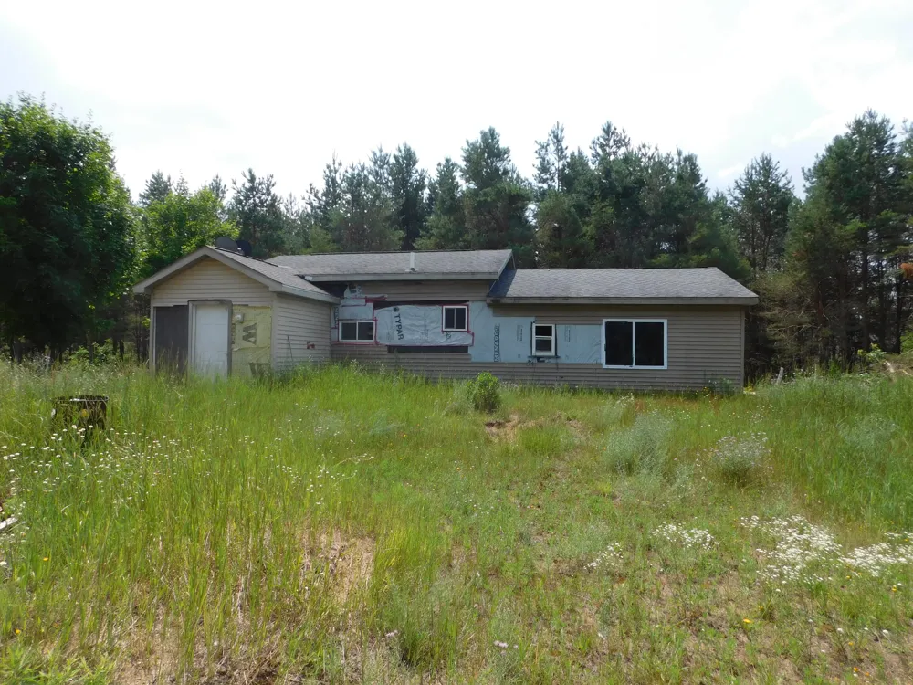 11880 Pine Cove Kingsley, MI 49649