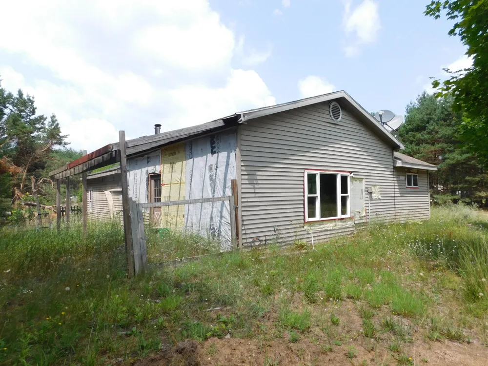 11880 Pine Cove Kingsley, MI 49649
