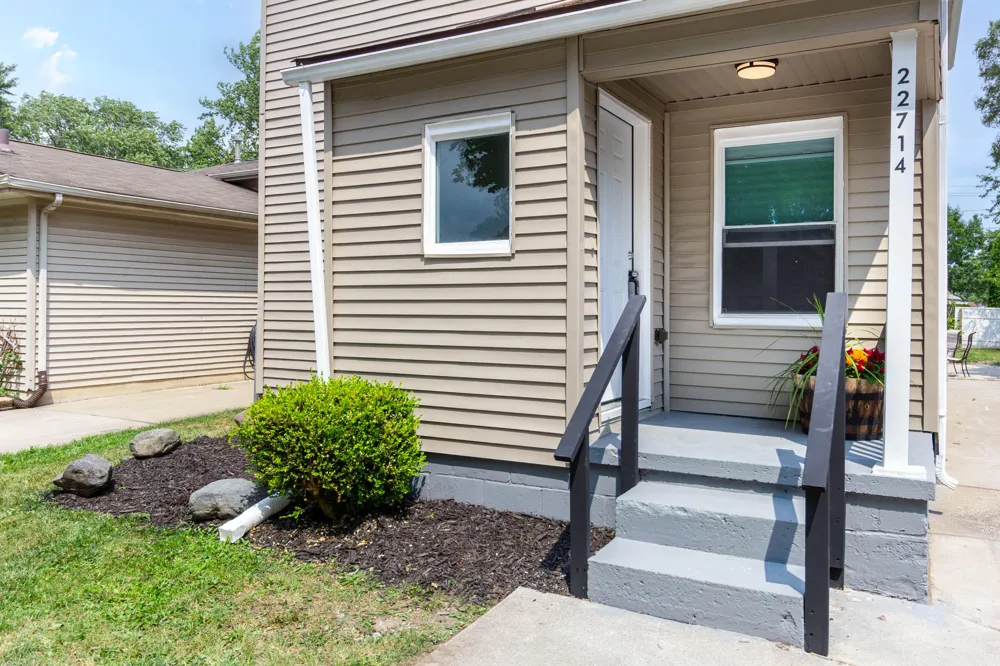 22714 Heussner Avenue Warren, MI 48089