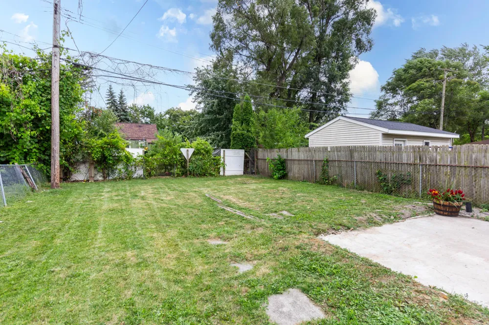 22714 Heussner Avenue Warren, MI 48089