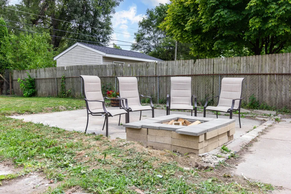 22714 Heussner Avenue Warren, MI 48089