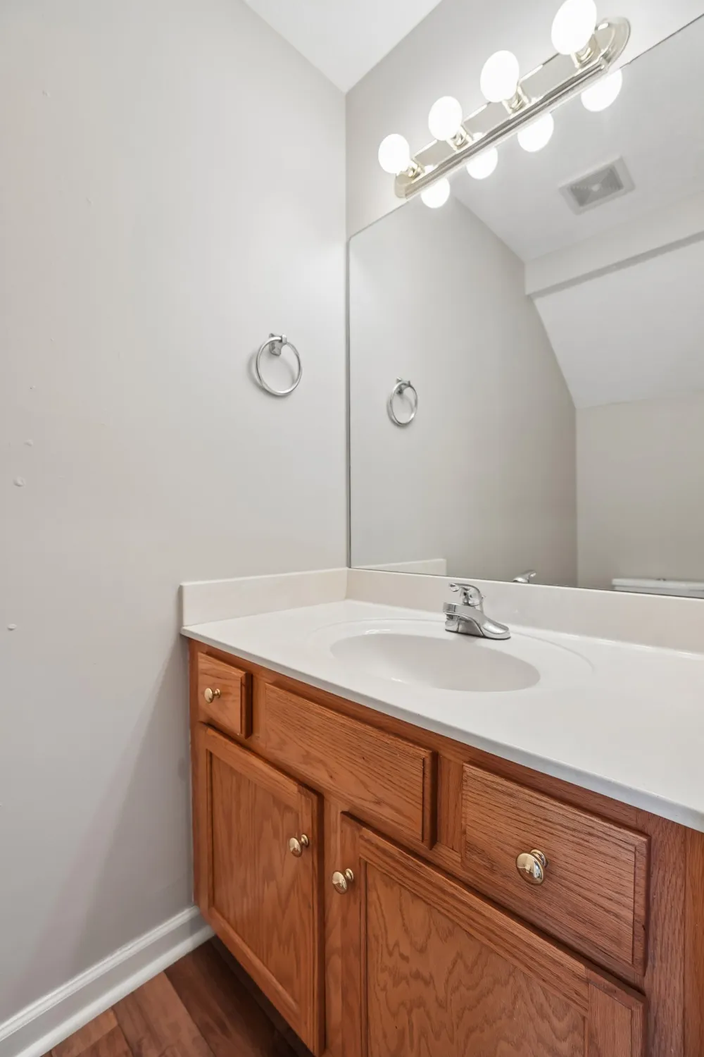 132 N Tarver Ave #B Lebanon, TN 37087