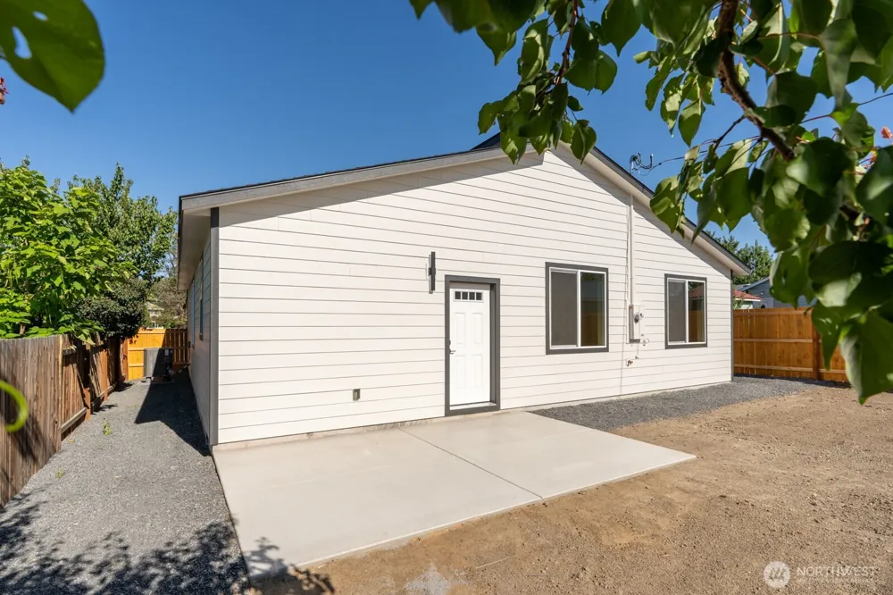 39 Birch Street SW Soap Lake, WA 98851