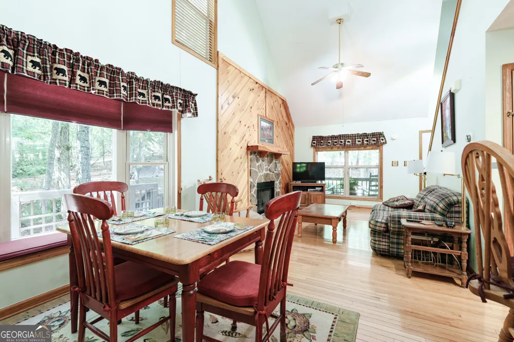 805 Tomahawk TRL Blairsville, GA 30512