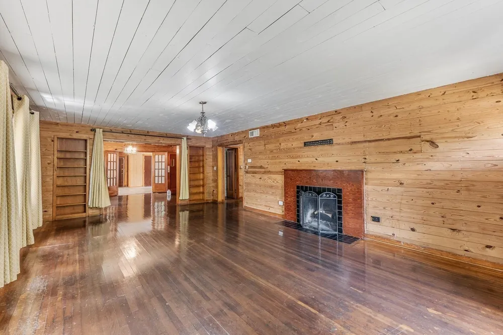 1505 20th Street Huntsville, TX 77340