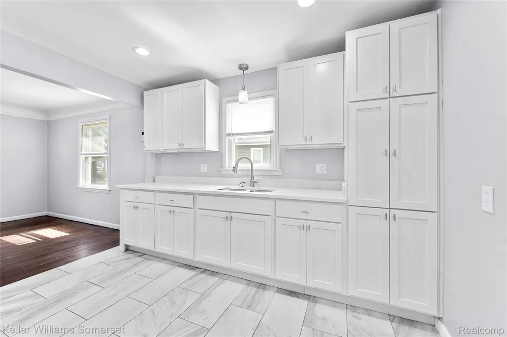20015 Five Points Street Redford Charter Township, MI 48240