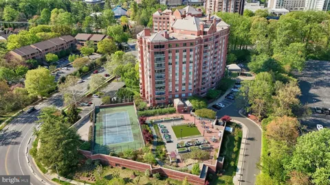 5802 NICHOLSON LANE #2-602