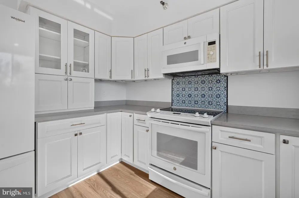 5802 NICHOLSON LANE #2-602 North Bethesda, MD 20852