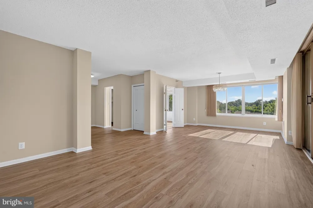 5802 NICHOLSON LANE #2-602 North Bethesda, MD 20852