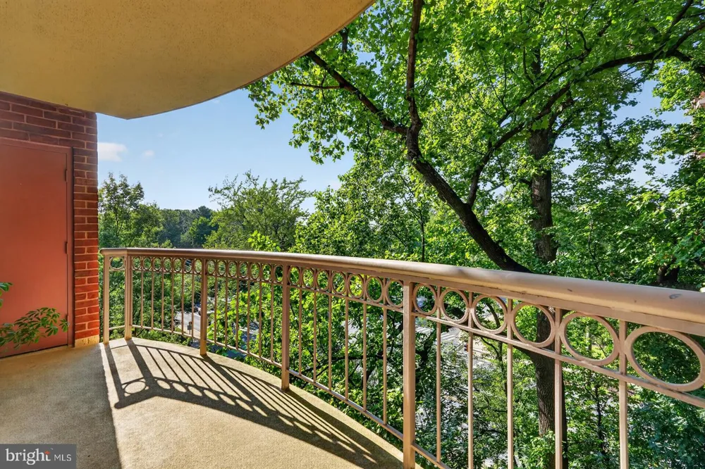5802 NICHOLSON LANE #2-602 North Bethesda, MD 20852