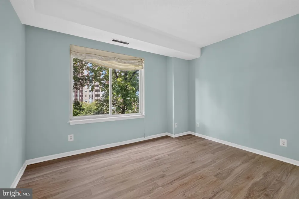 5802 NICHOLSON LANE #2-602 North Bethesda, MD 20852