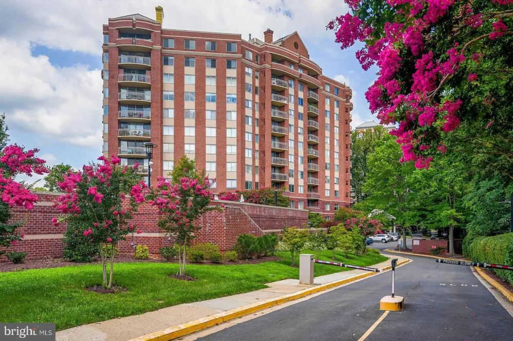 5802 NICHOLSON LANE #2-602 North Bethesda, MD 20852