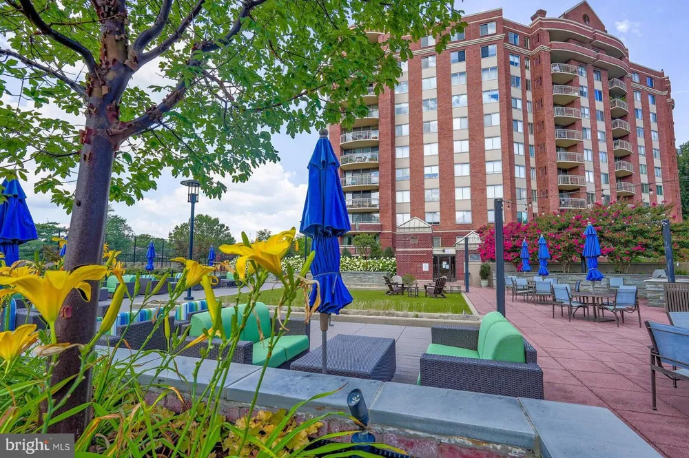 5802 NICHOLSON LANE #2-602 North Bethesda, MD 20852