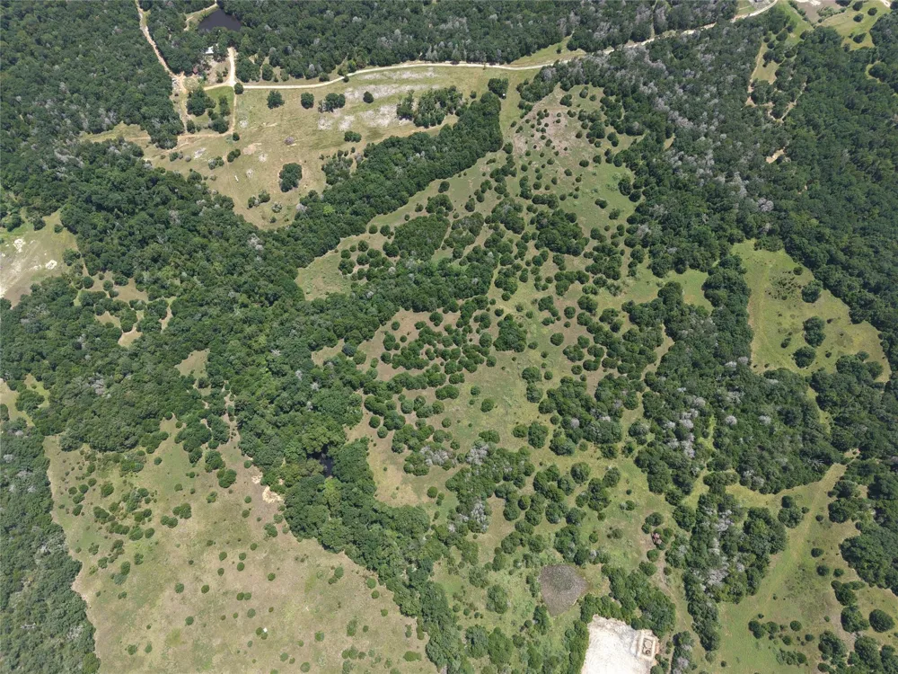 Lcr 758 Thornton, TX 76687