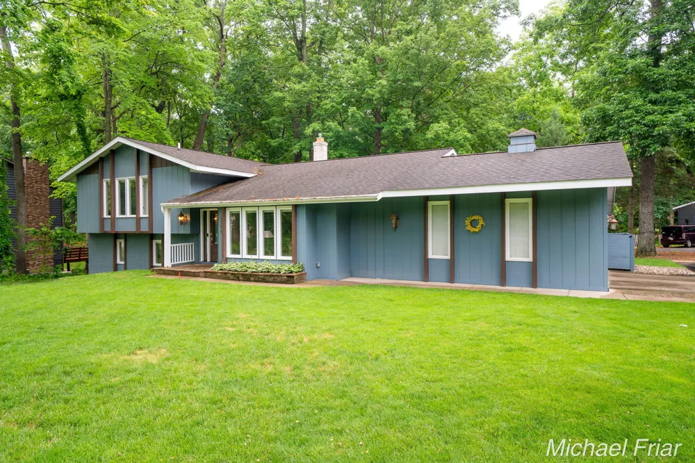 2700 Shadowbrook Drive SE Cascade Charter Township, MI 49546