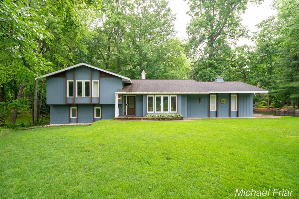 2700 Shadowbrook Drive SE Cascade Charter Township, MI 49546