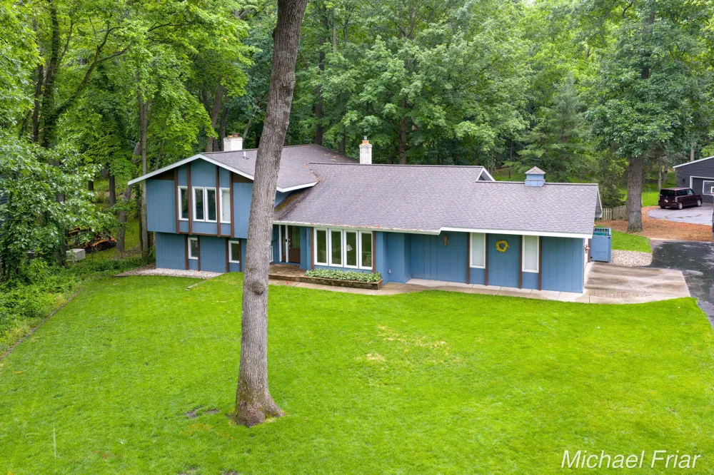 2700 Shadowbrook Drive SE Cascade Charter Township, MI 49546