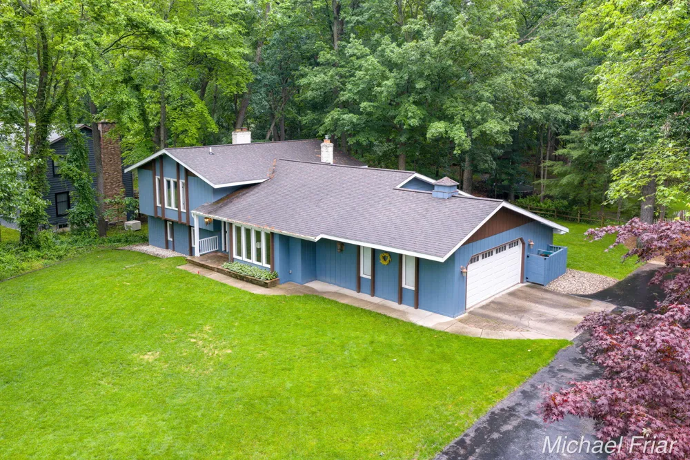 2700 Shadowbrook Drive SE Cascade Charter Township, MI 49546