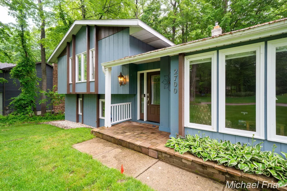 2700 Shadowbrook Drive SE Cascade Charter Township, MI 49546