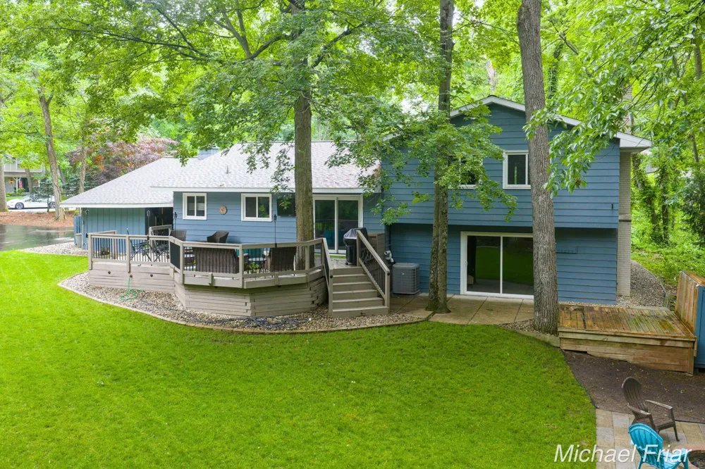 2700 Shadowbrook Drive SE Cascade Charter Township, MI 49546