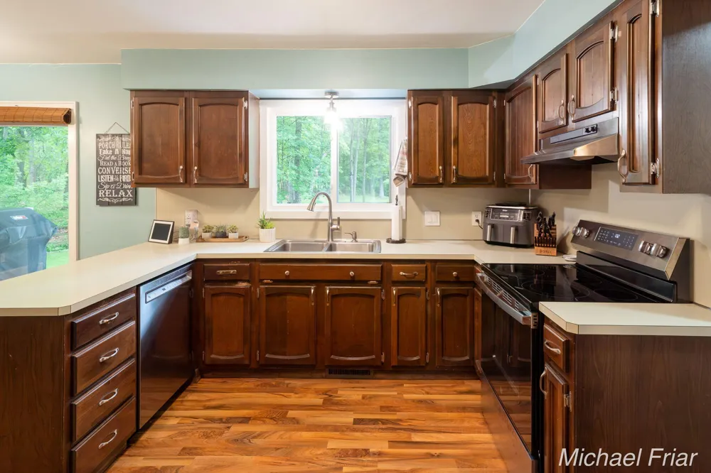 2700 Shadowbrook Drive SE Cascade Charter Township, MI 49546