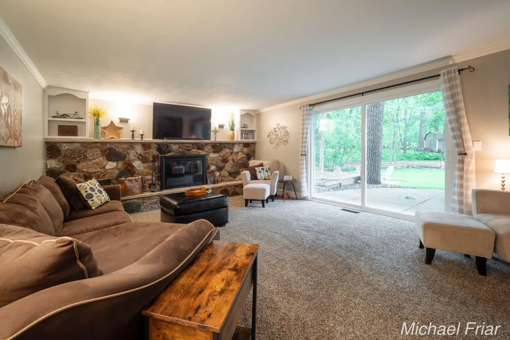 2700 Shadowbrook Drive SE Cascade Charter Township, MI 49546