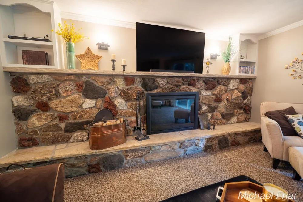 2700 Shadowbrook Drive SE Cascade Charter Township, MI 49546