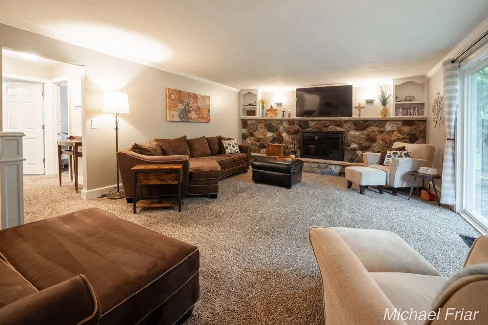 2700 Shadowbrook Drive SE Cascade Charter Township, MI 49546