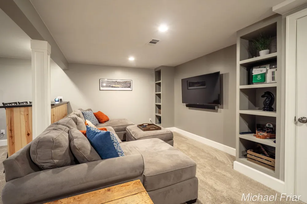 2700 Shadowbrook Drive SE Cascade Charter Township, MI 49546
