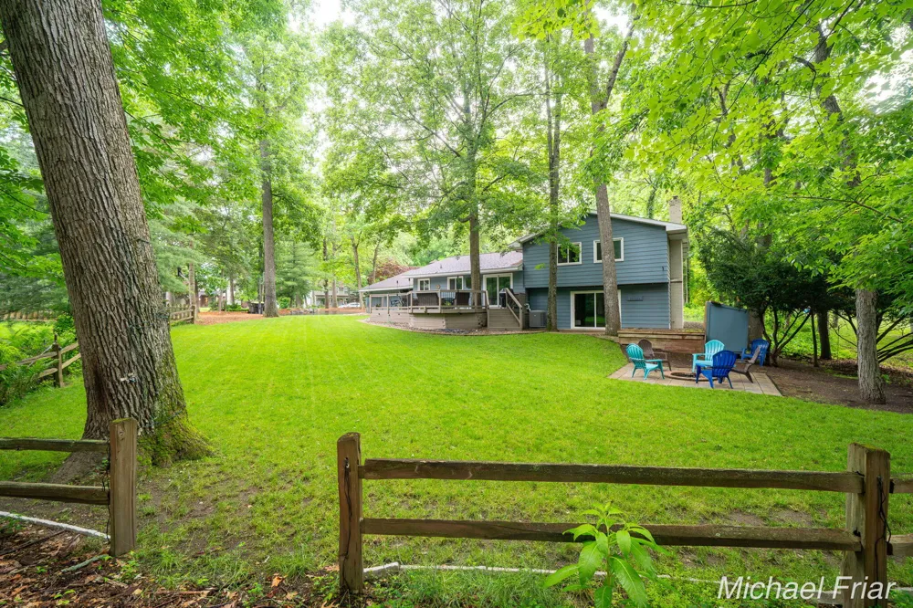 2700 Shadowbrook Drive SE Cascade Charter Township, MI 49546