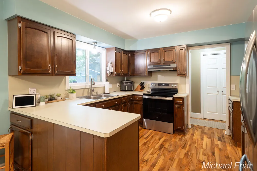 2700 Shadowbrook Drive SE Cascade Charter Township, MI 49546
