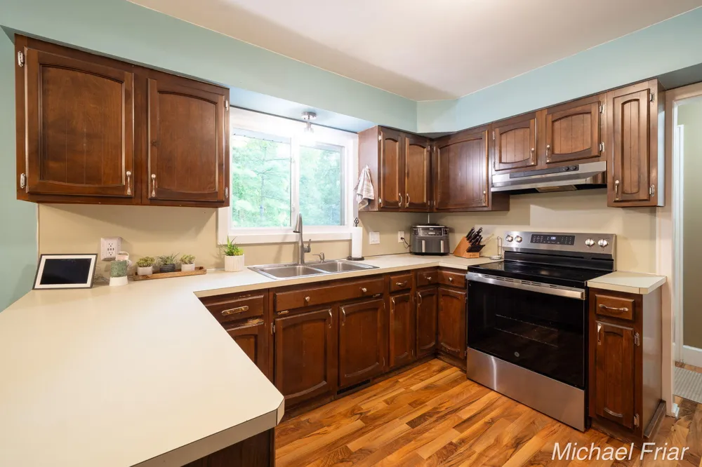 2700 Shadowbrook Drive SE Cascade Charter Township, MI 49546