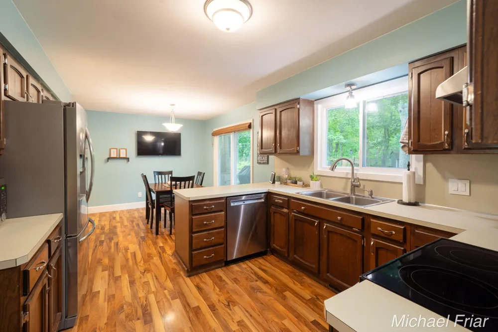 2700 Shadowbrook Drive SE Cascade Charter Township, MI 49546