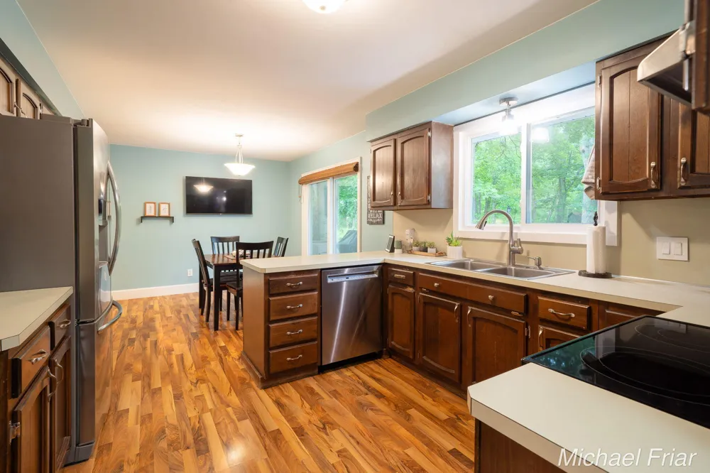 2700 Shadowbrook Drive SE Cascade Charter Township, MI 49546