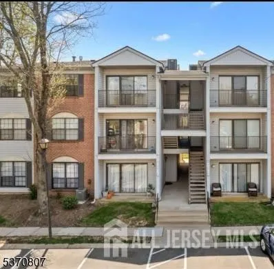 81 fisher Drive #81