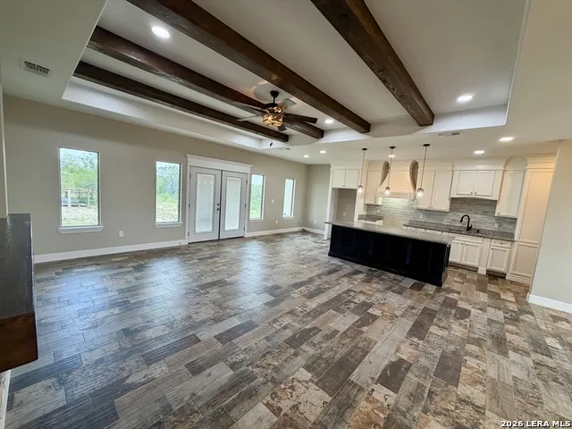 17059 FM 1021 El Indio, TX 78860