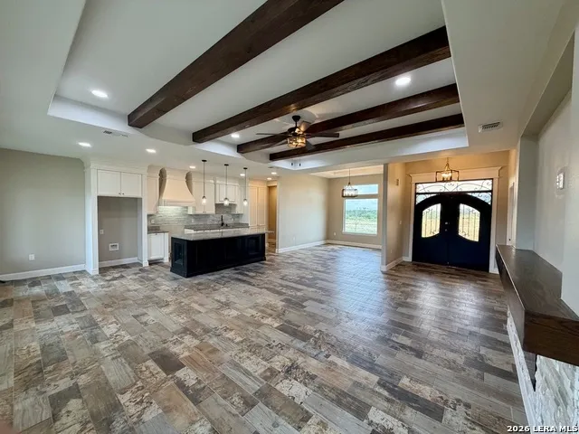 17059 FM 1021 El Indio, TX 78860
