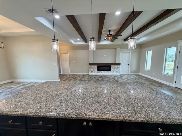 17059 FM 1021 El Indio, TX 78860