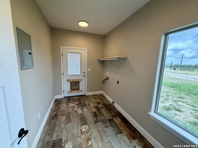 17059 FM 1021 El Indio, TX 78860