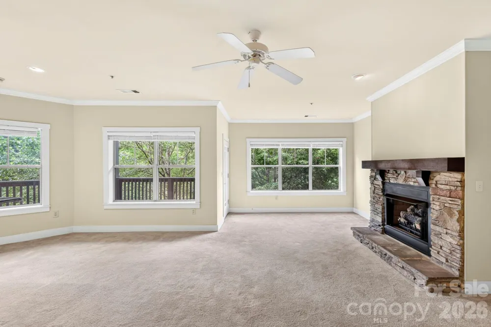9 Kenilworth Knolls #303 Asheville, NC 28805