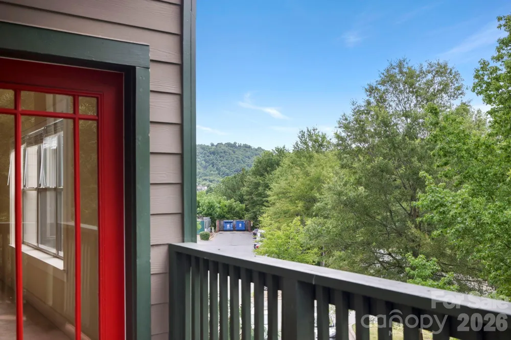 9 Kenilworth Knolls #303 Asheville, NC 28805