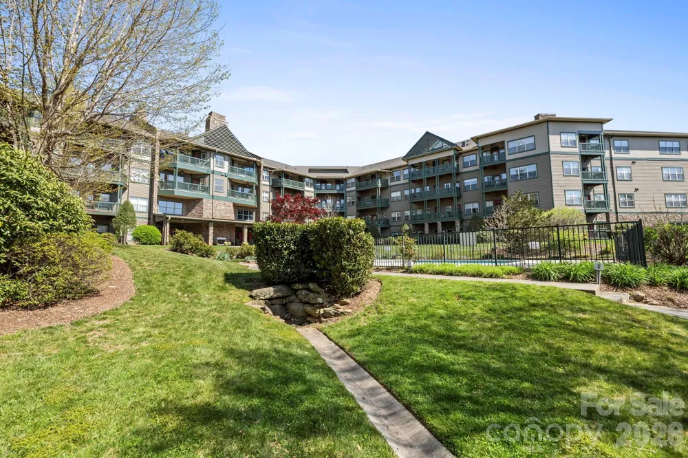 9 Kenilworth Knolls #303 Asheville, NC 28805